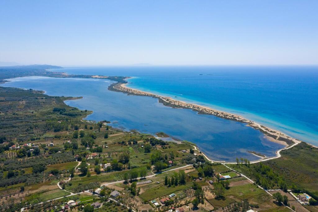 Ey House Holiday home Halikounas