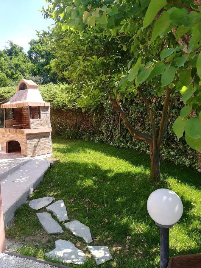 Ey House * Halikounas